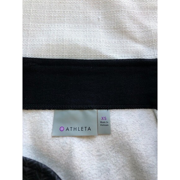 Athleta Size XS Fleece Lined Black Tech print Athletic mini skirt - Picture 5 of 9